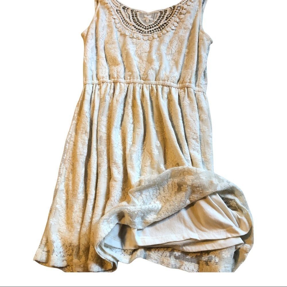 Dress Forever 21  lace crème color dress Sz L sleeveless